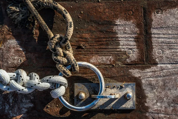 Rope and Chain in Dock — Stock Photo, Image