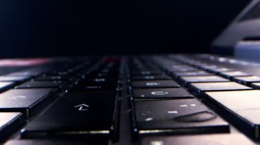 Bilgisayarlı Klavye Teknolojisi ve İletişim Konsepti