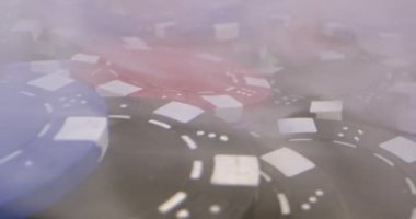 Kumar Oyun Aletleri Para Çipleri, Baharatlar ve Poker Kartları Gibi