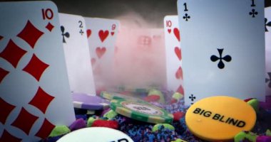 Kumar Oyun Aletleri Para Çipleri, Baharatlar ve Poker Kartları Gibi