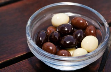 Çikolata kaplı Tatlı Lezzetli Şeker Bon Bon