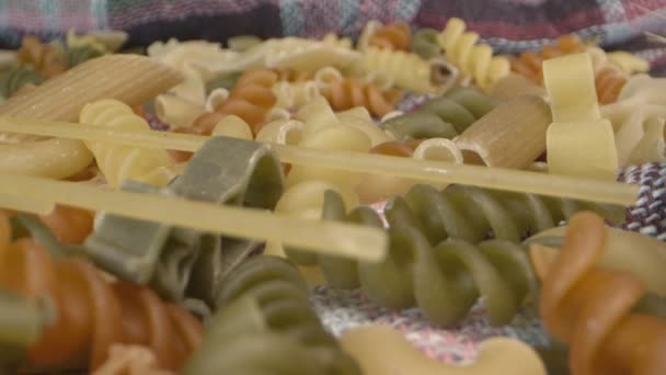 Friss Vegetáriánus Olasz Nyers Étel Makaróni Tészta — Stock videók