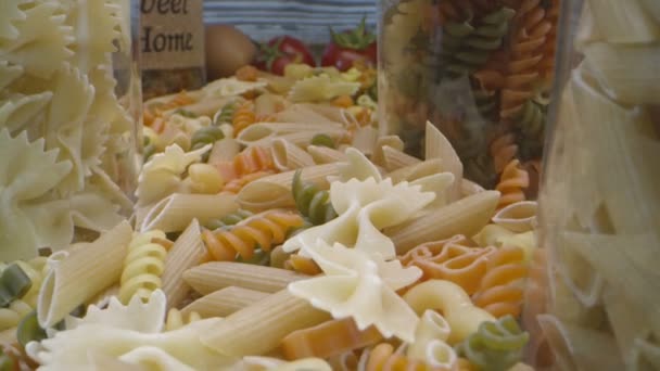 Frische Vegetarische Italienische Rohkost Makkaroni Pasta — Stockvideo