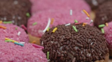 Çikolata Parçalı Sünger Keki 