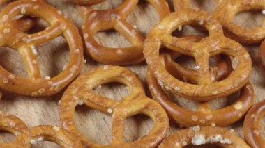 Lezzetli Tuzlu ve Çıtır Kraker 