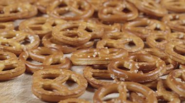 Lezzetli Tuzlu ve Çıtır Kraker 