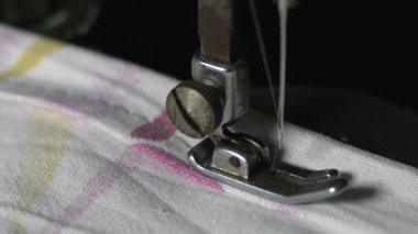 Eski Biçim Dikiş Makinesi 