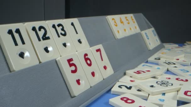 Traditionele Legendarische Gamble Okey Spel Stukken Met Kleurrijke Nummers — Stockvideo