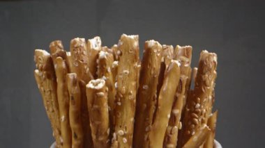 Lezzetli Tuzlu ve Çıtır Kraker 