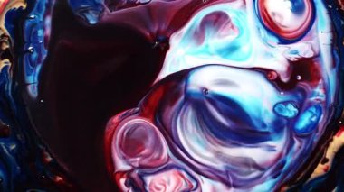 Soyut Su Boyası Difüzyon Patlama Sanatı. Organik suluboya boya, süt ve sabundan yapılmış. Süt ve sabun arasında kimyasal bir reaksiyon. Sanatsal mürekkep karışımı ve renkli sürrealist şekiller..