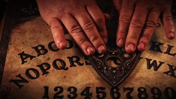 Bruxaria Jogo Espiritual Ouija Tabuleiro — Vídeo de Stock