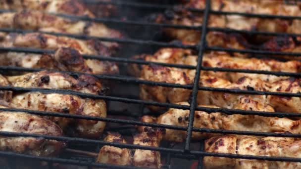 Мясо Деликатного Цыплёнка Барбекю — стоковое видео