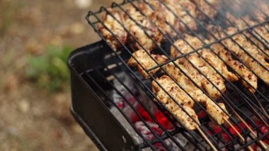 Izgara Ateşinde Lezzetli Tavuk eti