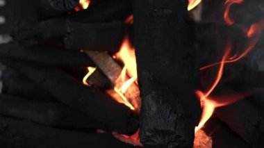 Barbekü Coail Ateşi Alevler ve Küller