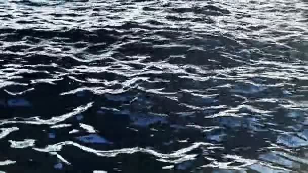 Νερό Της Σκοτεινής Θάλασσας — Αρχείο Βίντεο