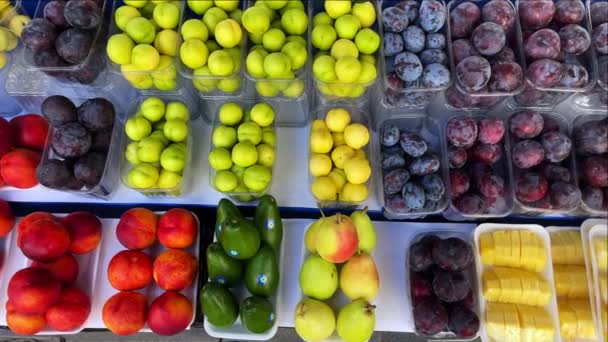 Miscela Frutta Nel Mercato Alimentare — Video Stock