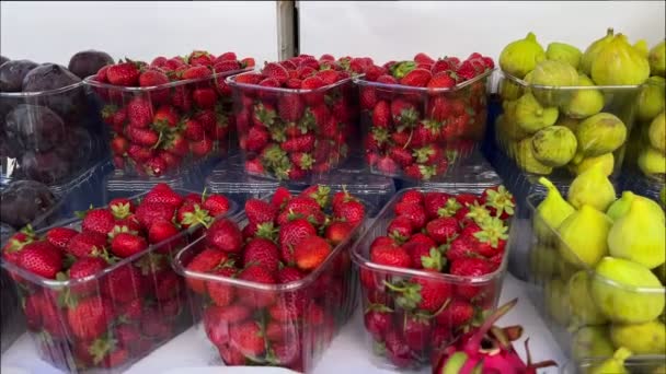 Fig Fruits Fraises Dans Marché Épicerie — Video