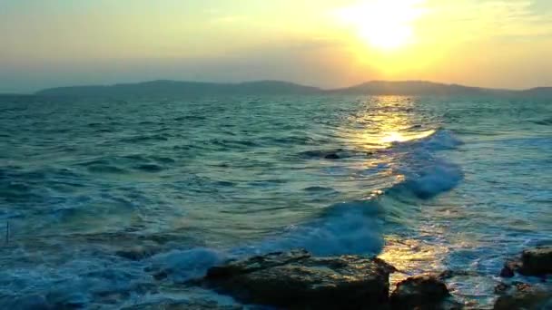 Sonnenaufgang und Meer — Stockvideo