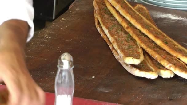 Türkische Pizza-Pita — Stockvideo