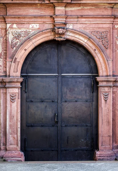 古代铁扇门 — 图库照片