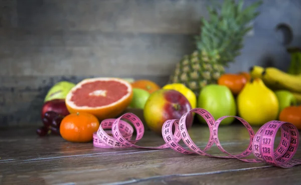 Frutos Todos Juntos e Medição — Fotografia de Stock