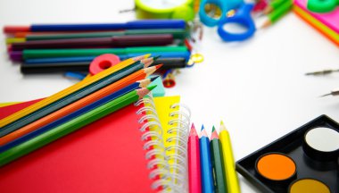 Okul eğitim donanımları araçları