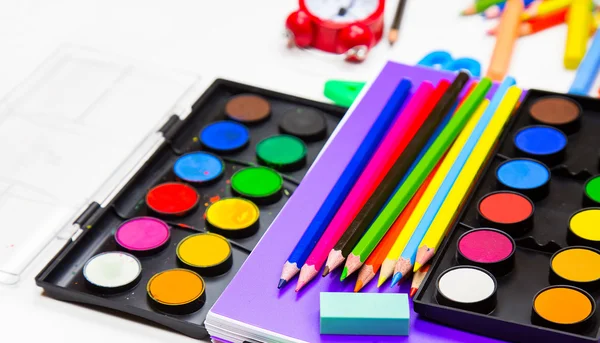 Okul eğitim donanımları araçları