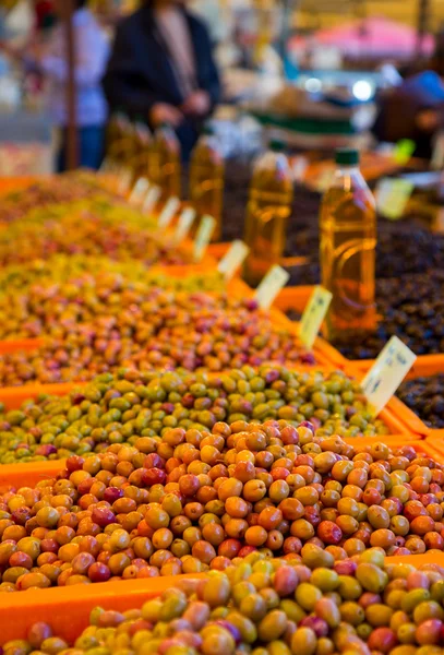 Olivolja i öppna marknaden Bazaar — Stockfoto