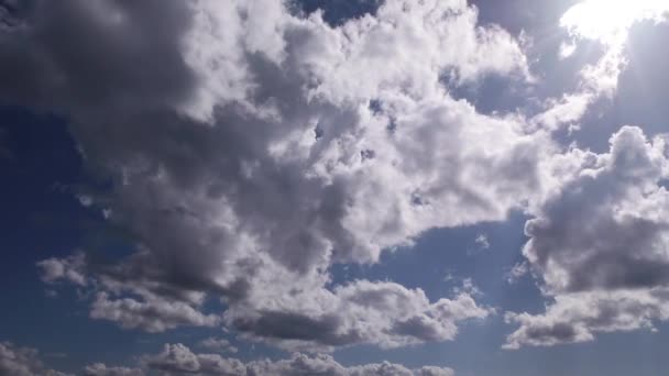 Nuvens brilhantes lapso de tempo — Vídeo de Stock