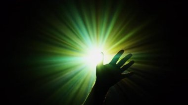 Renkli Işık Pürüzsüz Işık Duman Altında Sonsuz Parıltı Işınlar 