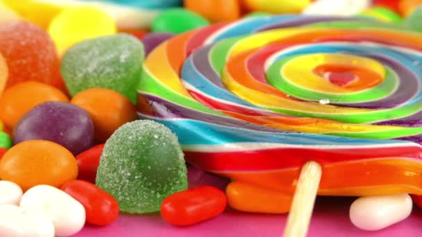 Zoete Candy Jelly Bonbon Lollipop gemengd van suiker snacks — Stockvideo