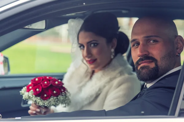 Pareja casada joven — Foto de Stock