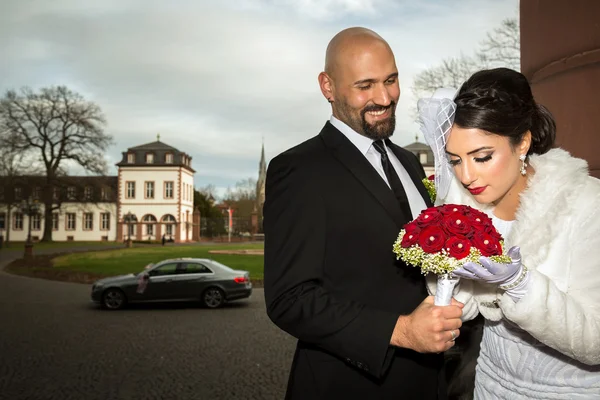 Pareja casada joven — Foto de Stock