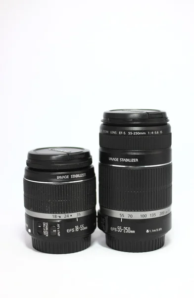 Canon ef-s 55-250mm f 4-5,6 und canon ef-s 18-55mm f 3,5-5,6 — Stockfoto