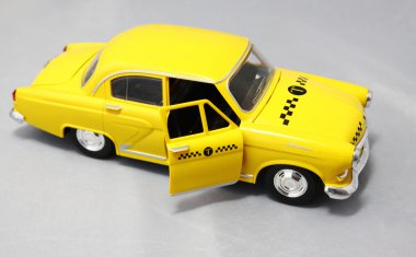 Model araba retro sarı taksi