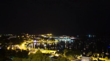 New Caledonia 'da bir limanın gece vakti