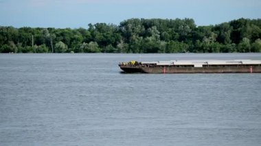 Tuna Nehri gemi yelken