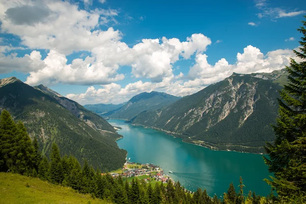 Achensee 在提洛尔阿尔卑斯山 免版税图库照片