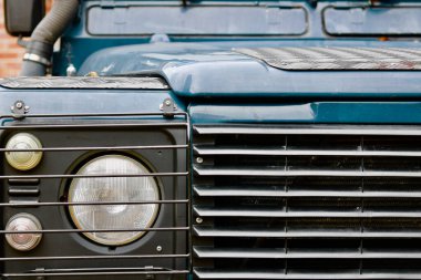 18 Ekim 2020 - İngiltere: Savunma radyatörü ızgarası ve far görüntüsü