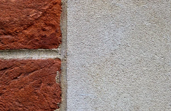 Fondo mostrando ladrillos de terracota gruesa y pared de cemento blanco hueso — Foto de Stock