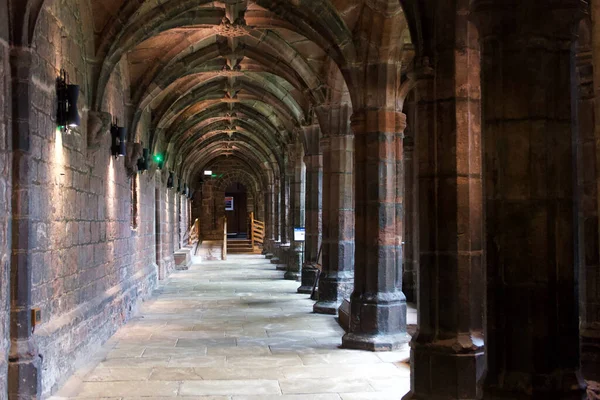 10 juin 2021 - Chester, Royaume-Uni : Cloîtres à la cathédrale de Chester — Photo