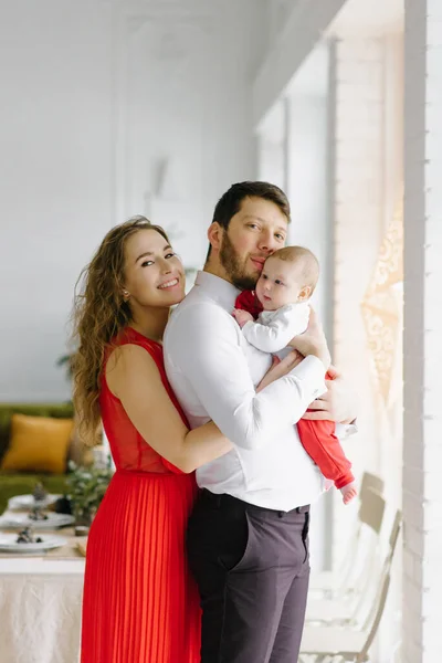 Portrait Beautiful Family Son Arms Standing Window Living Room Decorated — Stock Photo, Image