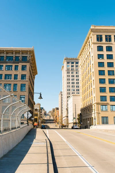 米国ワシントン州タコマ 2021年4月 港に至る建物や道路 — ストック写真