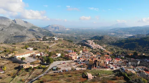 İspanya 'nın Alicante kentindeki Vall de Laguar köyünün hava manzarası