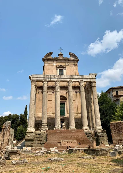 Antico Tempio Antonino Faustina Nel Foro Romano Italia Ora Una — Foto Stock