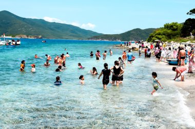 Nha Trang sahilde insanlar