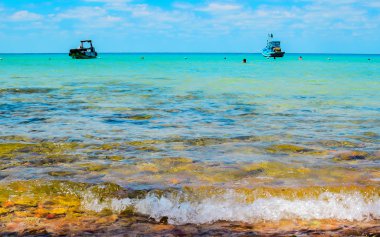 Güzel bir plaj Nam Du Adası