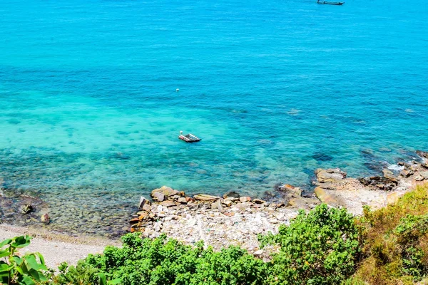 Красивый пляж на острове Нам Ду — стоковое фото