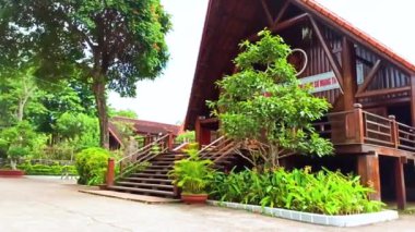 Buon Ma Thuot piskoposluğu Vietnam 'ın orta dağlık kesimlerinde Buon Ma Thuot.