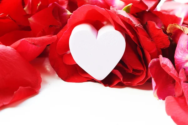 Valentines Hari hati dalam kotak perak — Stok Foto